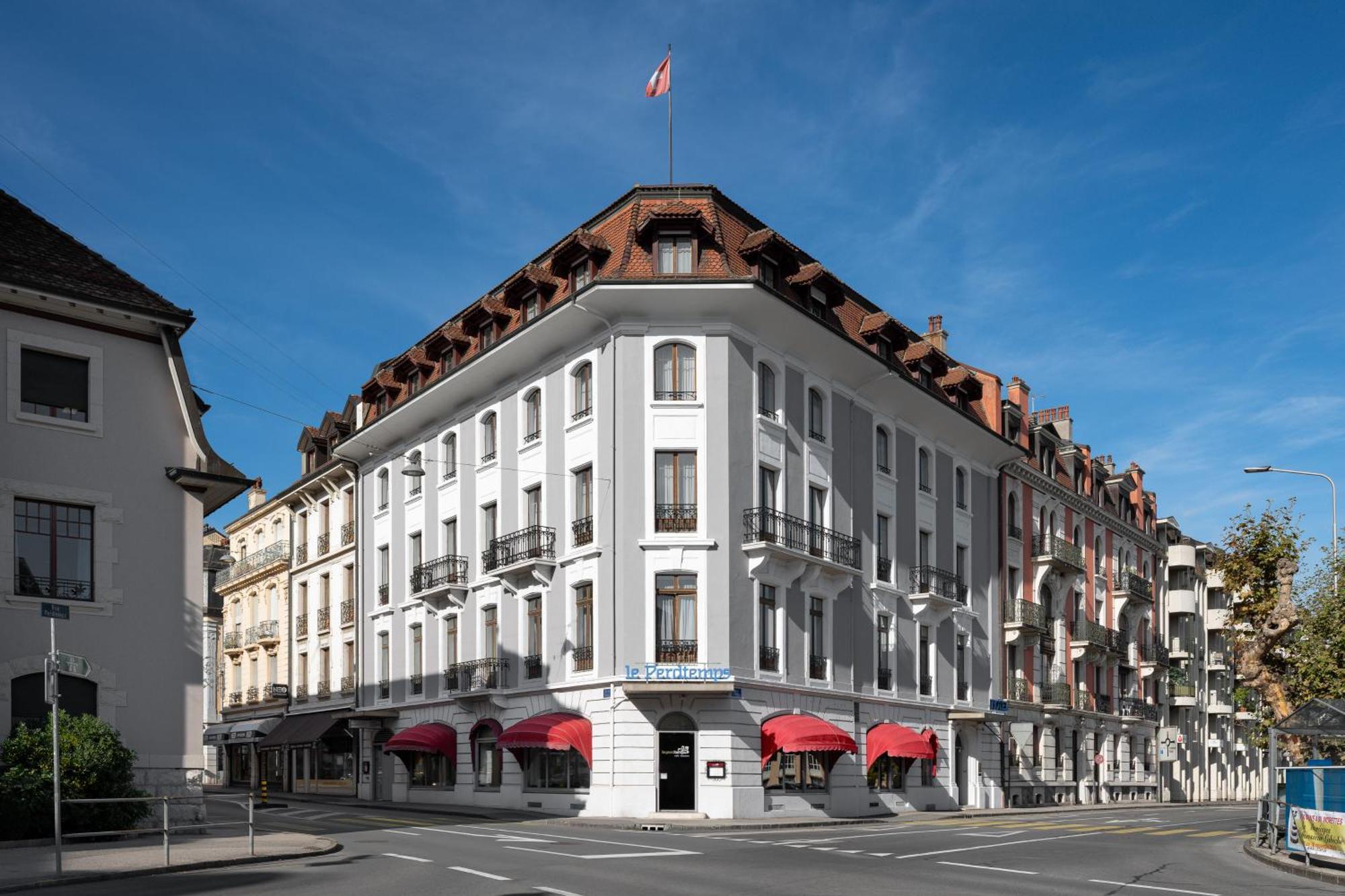 Hotel Des Alpes Nyon Bagian luar foto